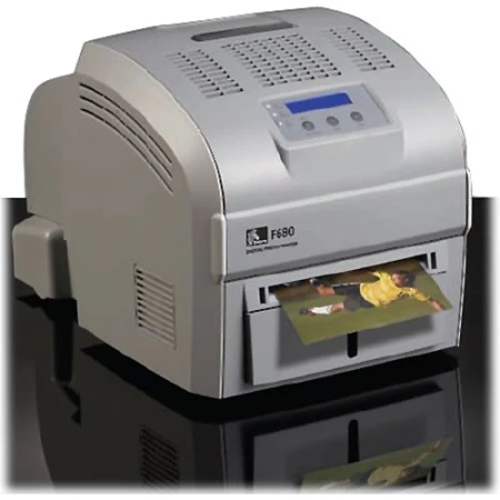 Принтер пластиковых карт Zebra F680